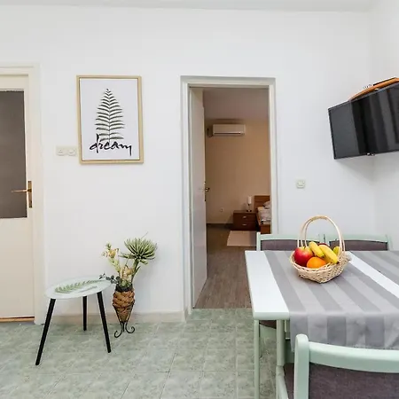Apartments Marija Mundanije Exterior photo