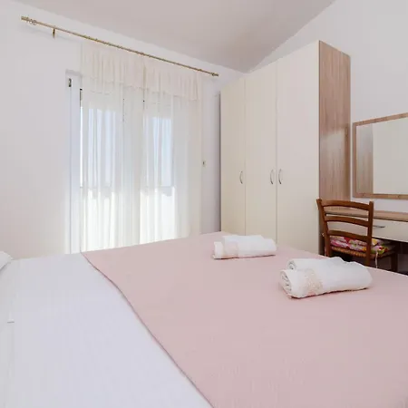 Apartments Marija Mundanije Exterior photo