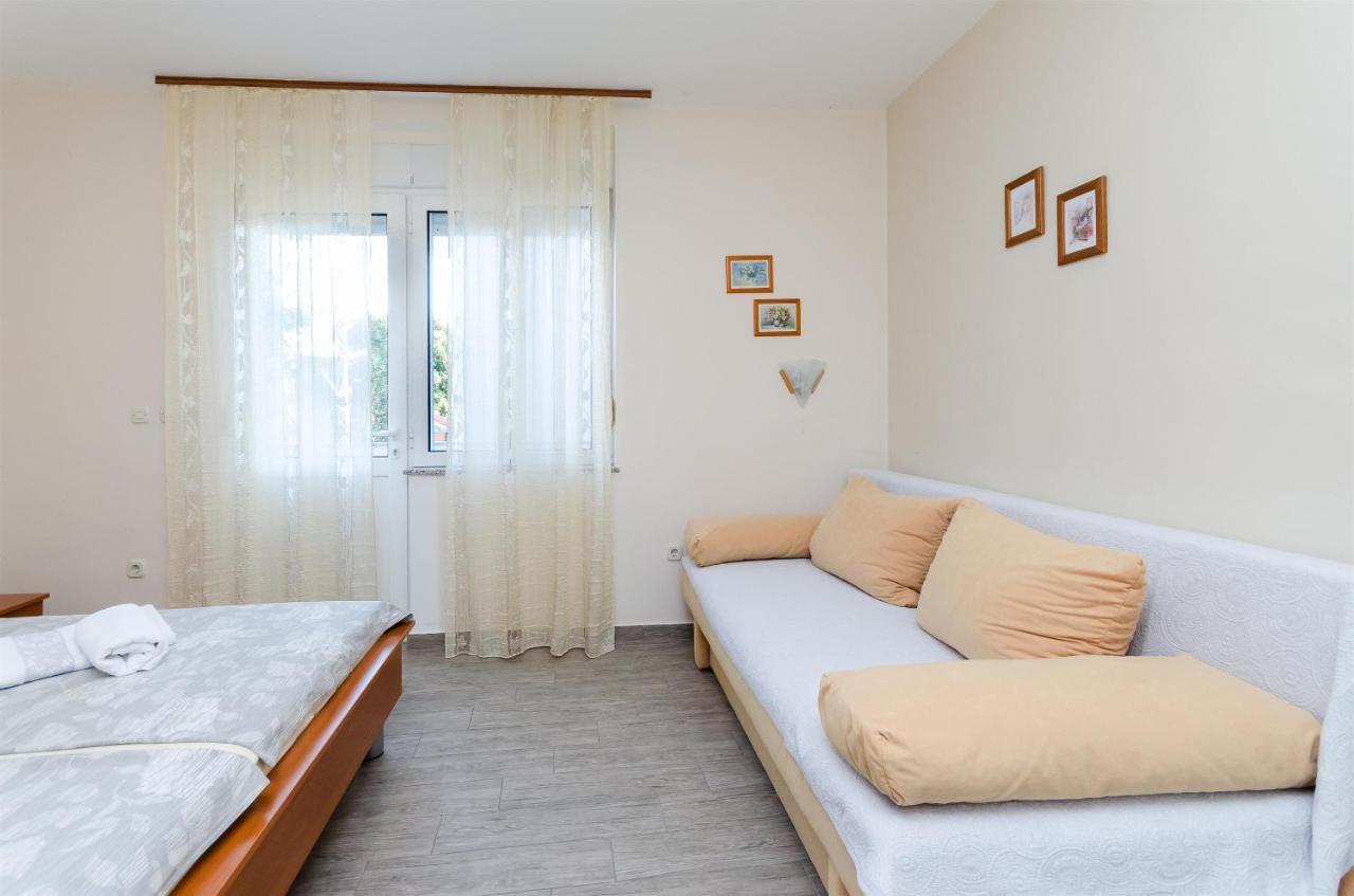 Apartments Marija Apartment Mundanije