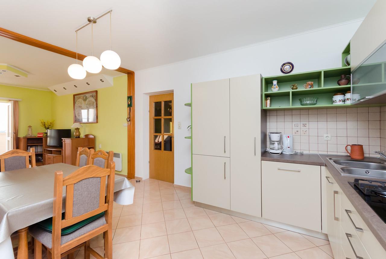 Apartments Marija Apartment Mundanije